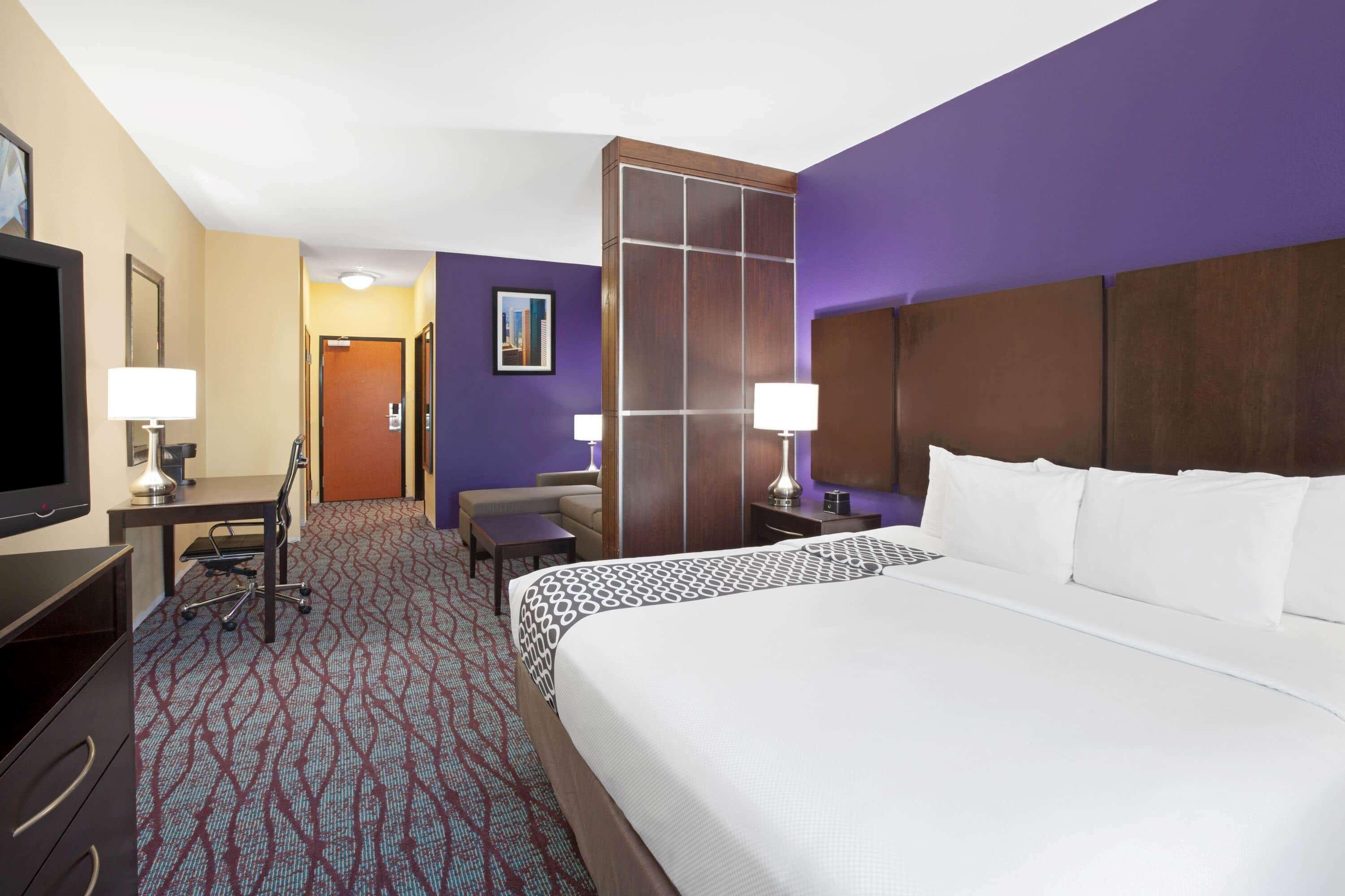 La Quinta By Wyndham Pasadena North Hotel Buitenkant foto