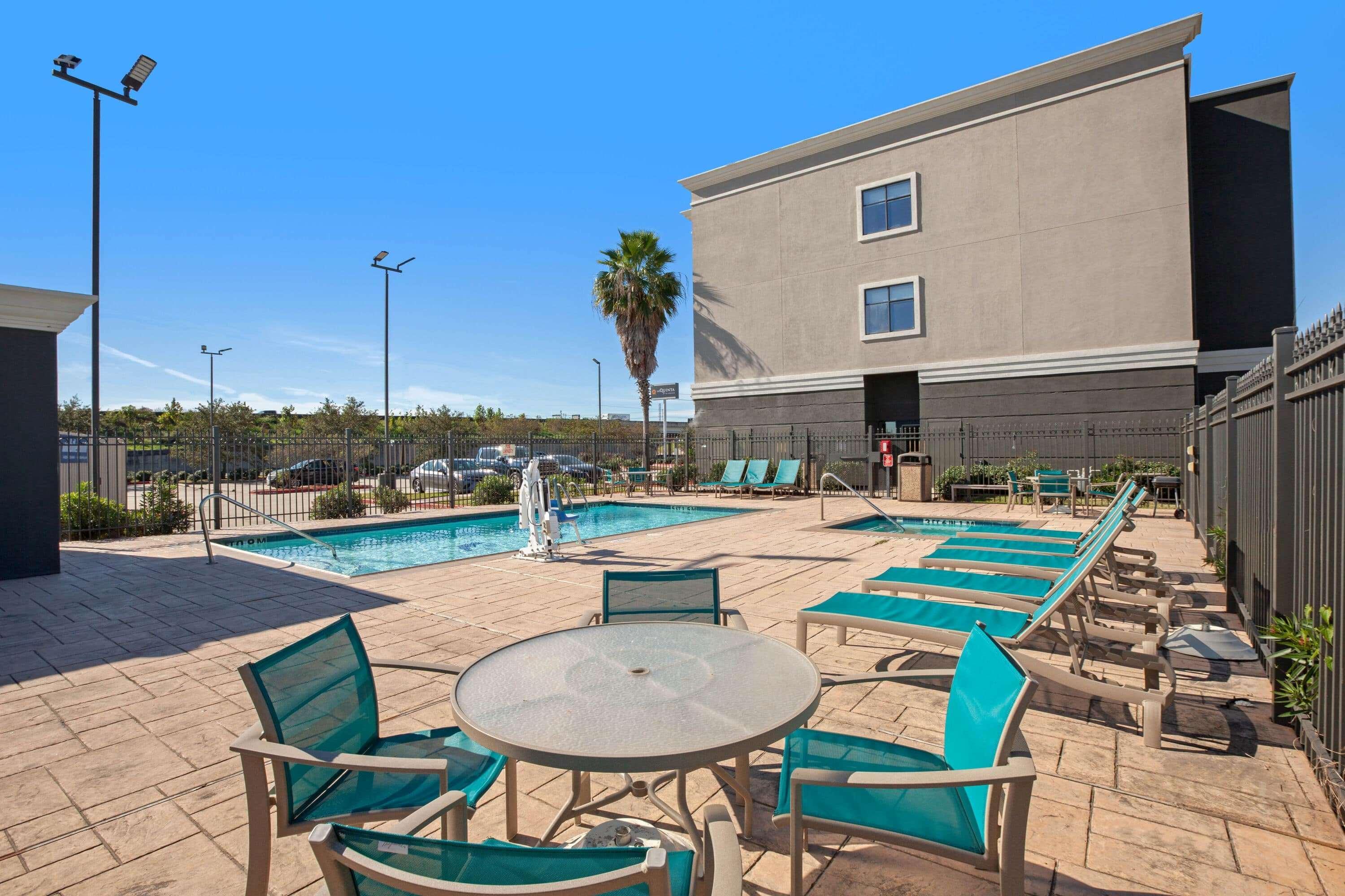 La Quinta By Wyndham Pasadena North Hotel Buitenkant foto
